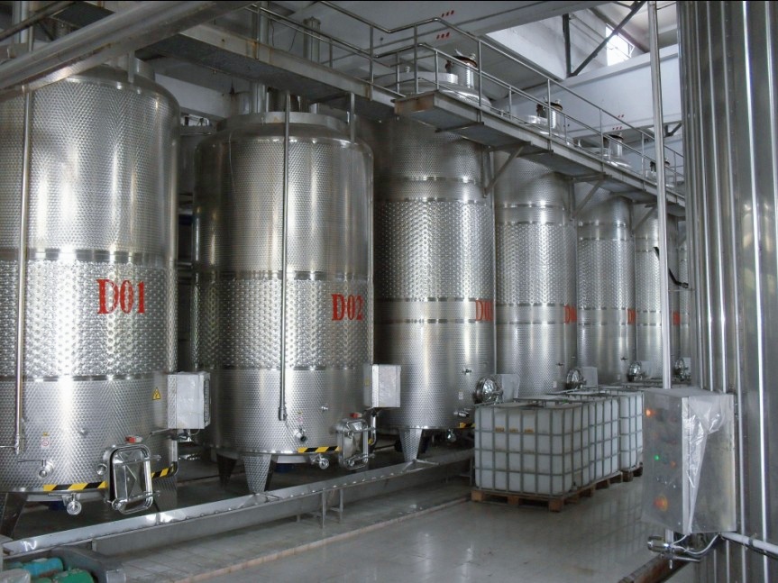 03干红发酵罐.JPG